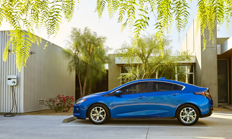 Illustration for article titled The 2016 Chevy Volt Goes 50 Miles On A Charge